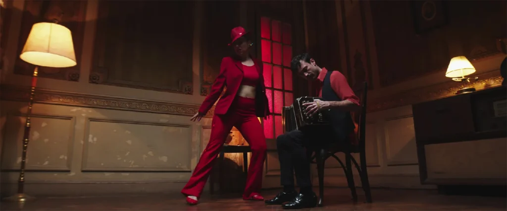 Fotograma del videoclip Fuego Porteño de Suena Con Paz